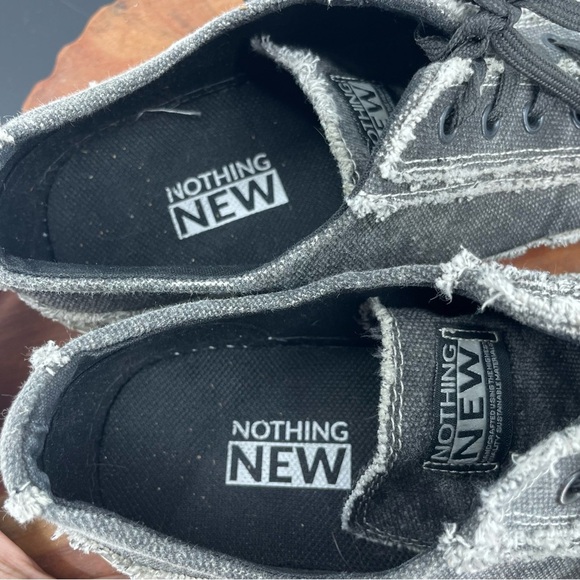 Nothing New Kicks Black Canvas Gray Distressed Sneakers Mens Sz 10 - Picture 6 of 7